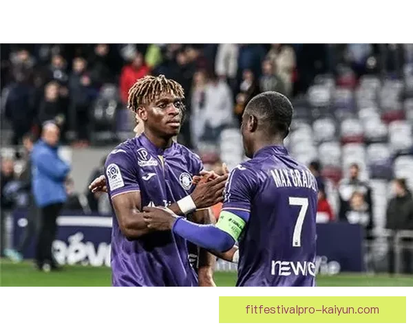 兰斯中场控制力强化，战术升级表现稳健值得关注